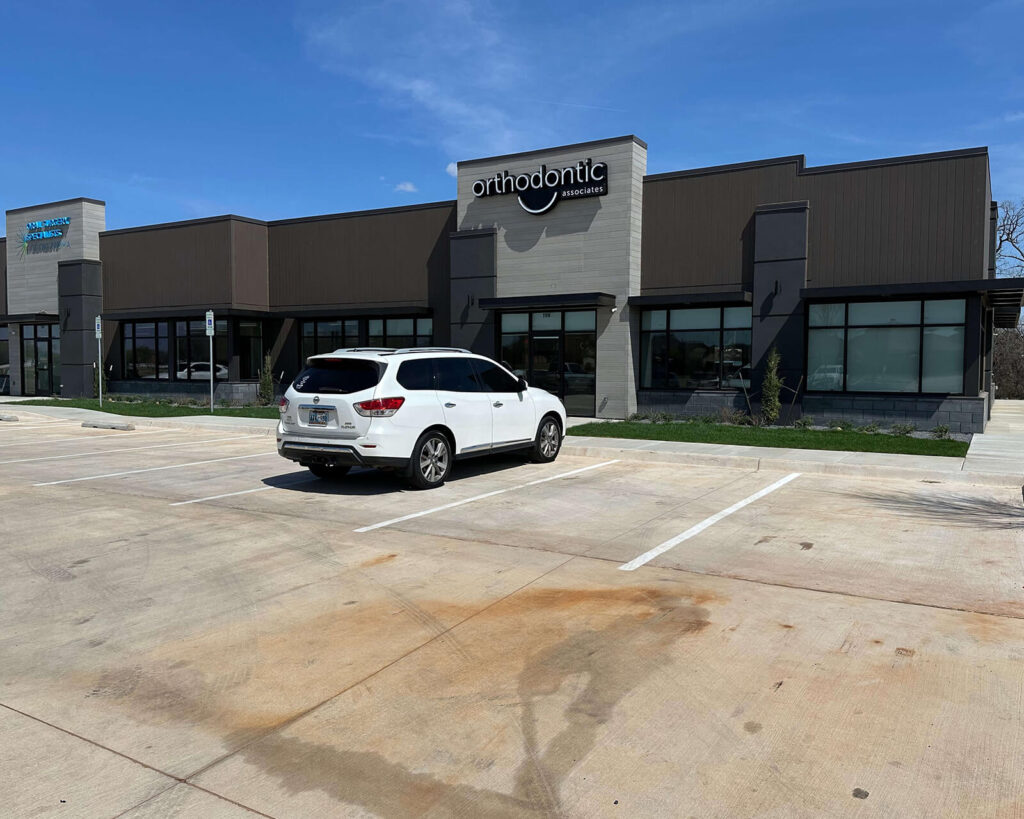 Orthodontist Mustang OK Exterior